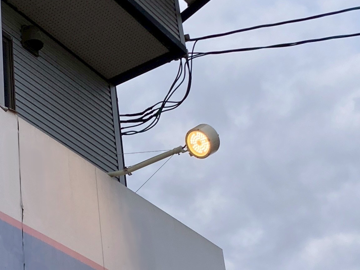 施工事例　看板灯をLEDに取替工事