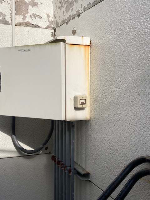 施工事例　照明スイッチ腐食による取替工事